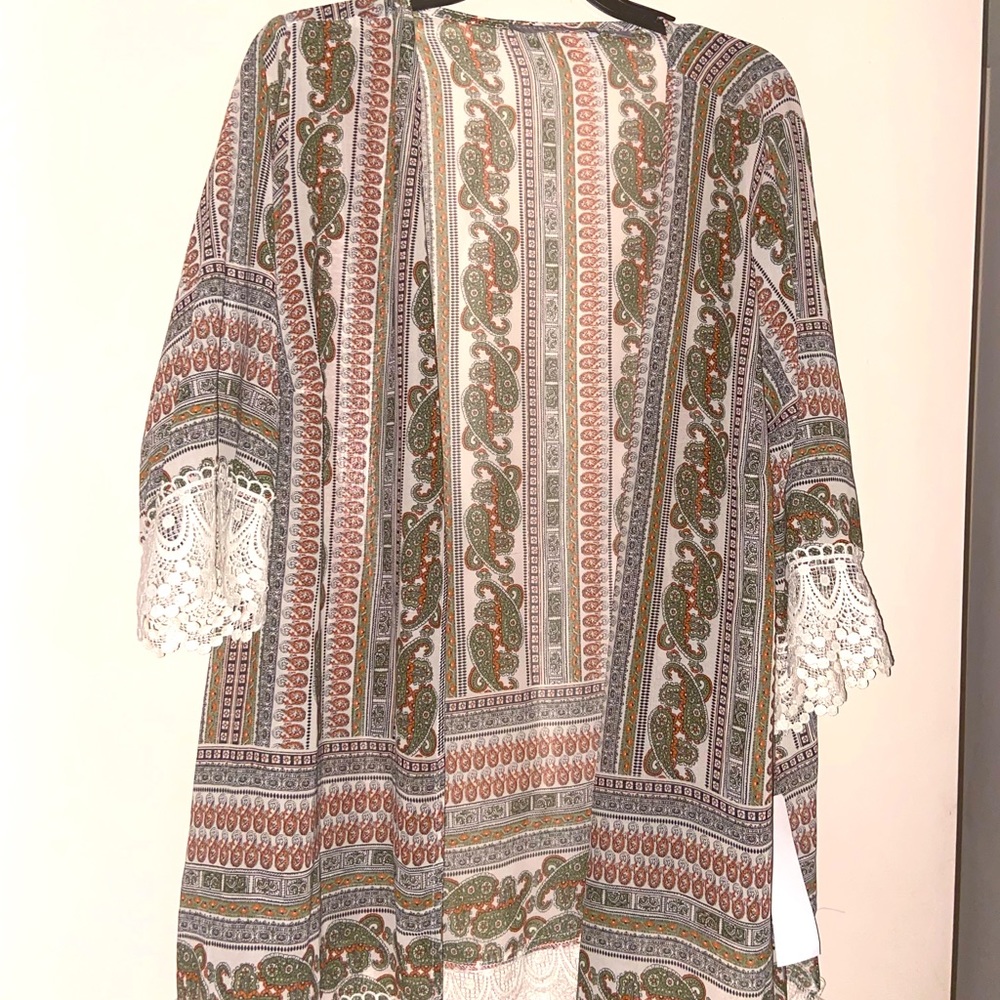 NWT Beautiful Valerie Stevens Plus Sheer Kimono w/ Crochet Detail - 2X
